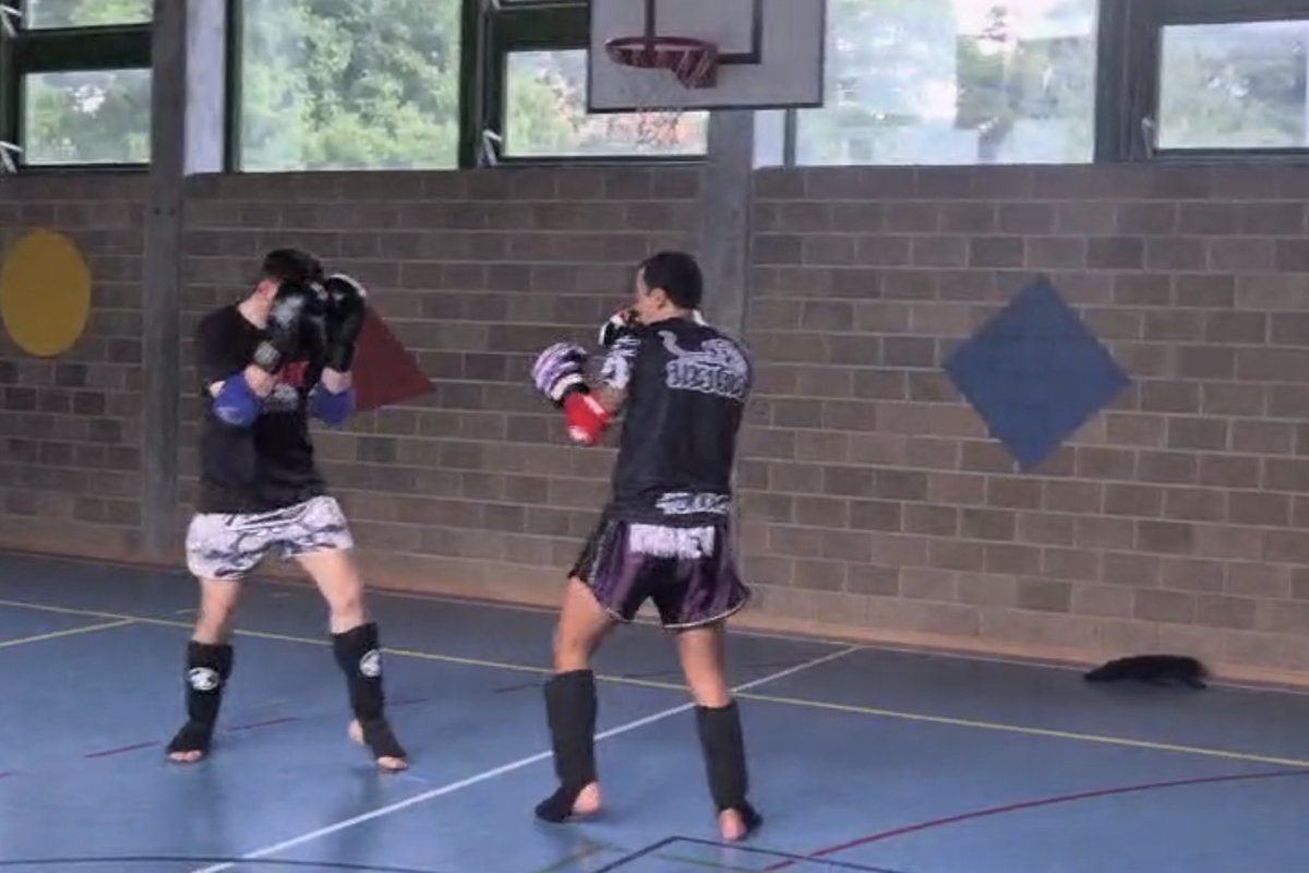 Sparring in der Turnhalle